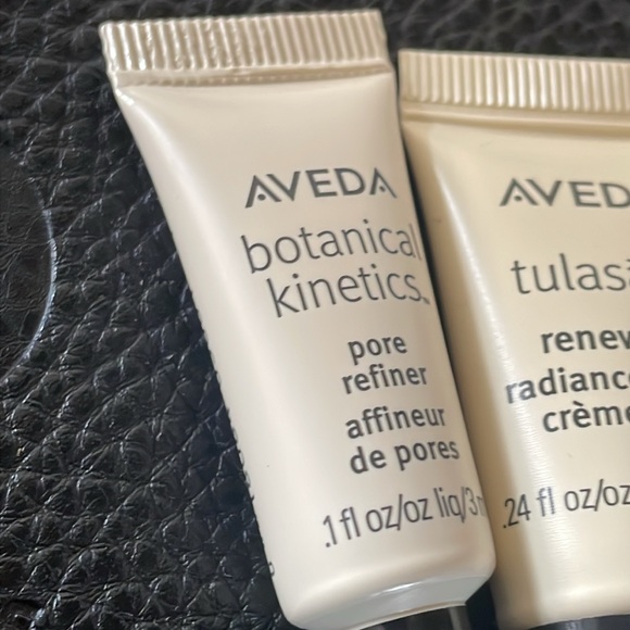 Beauty Junkees Cosmetic Pouch with 3 Aveda travel size products - Picture 5 of 7